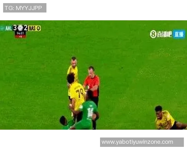 菲利克斯冲突遭直红处罚纳瓦夫最后时刻犯规也被罚下